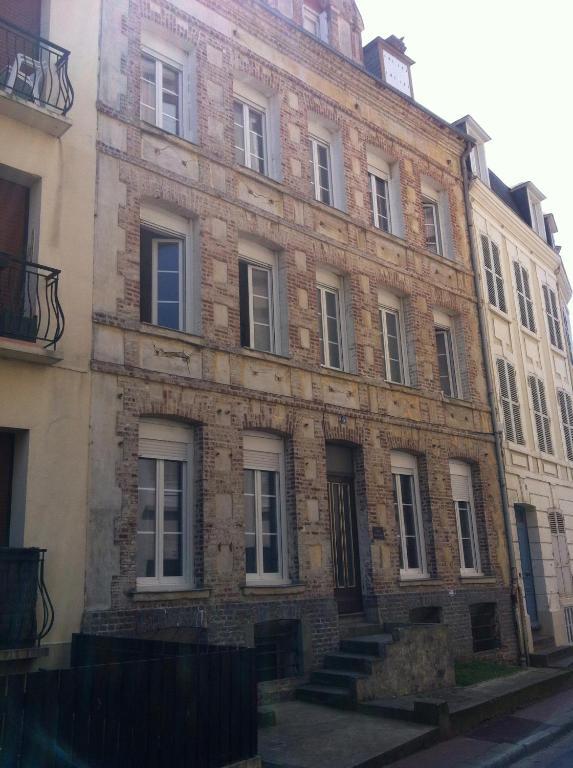 Townhouse Trouville - Appart'Hotel & Studios Exterior foto